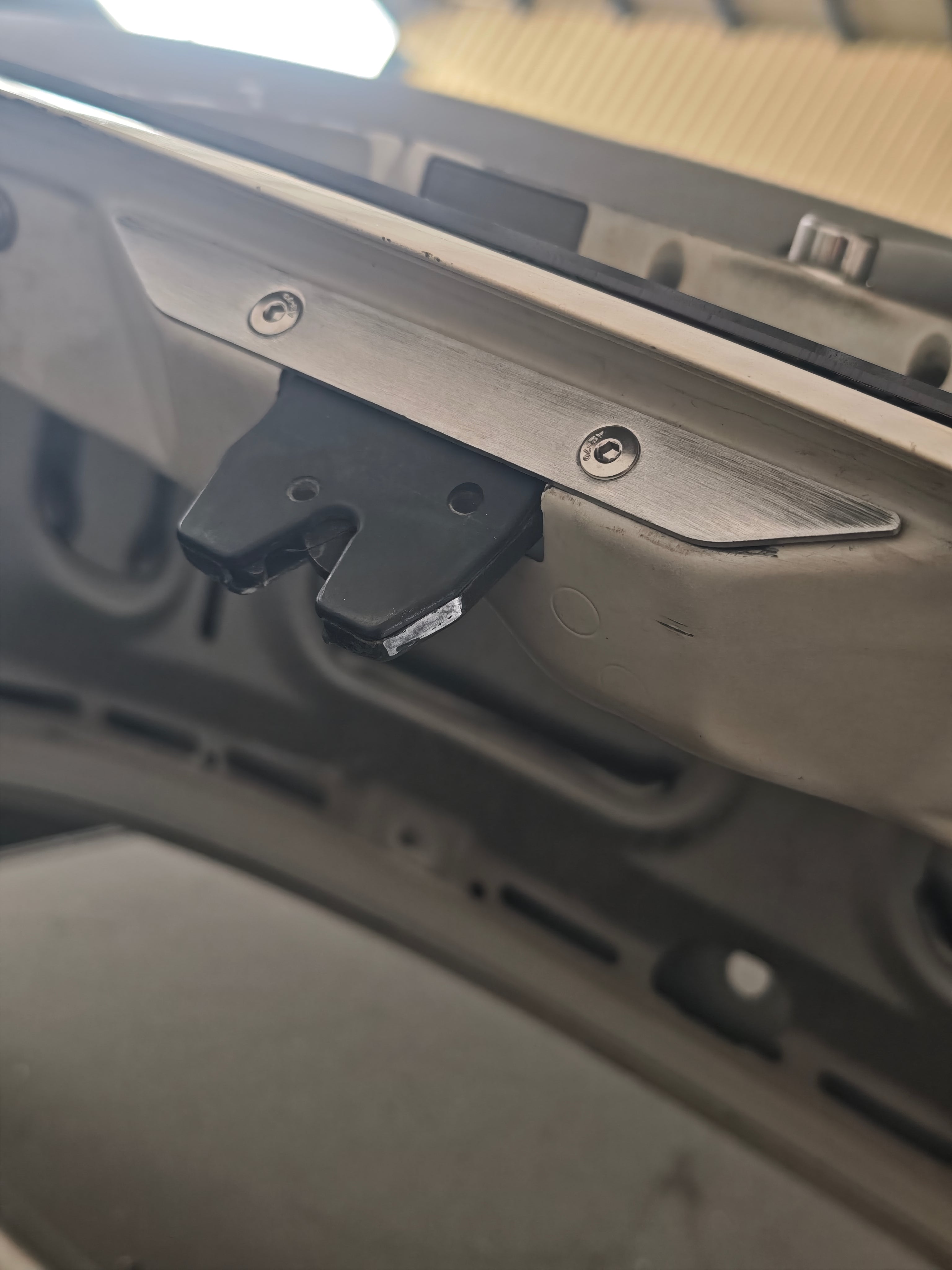 Refuerzo maletero BMW e36