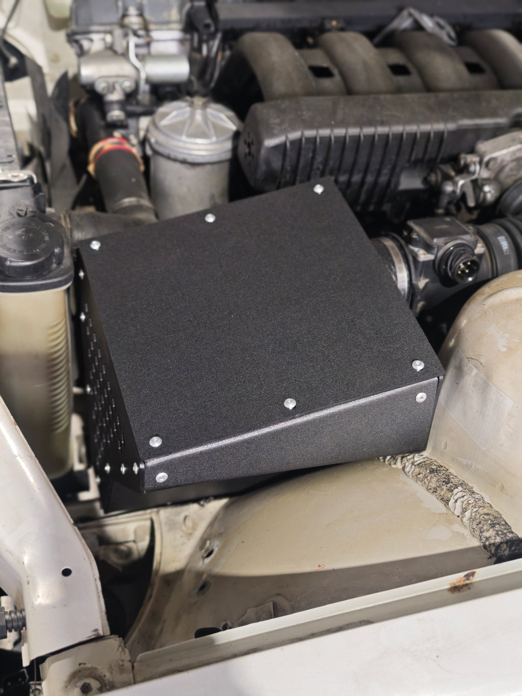 BMW e36 filter box