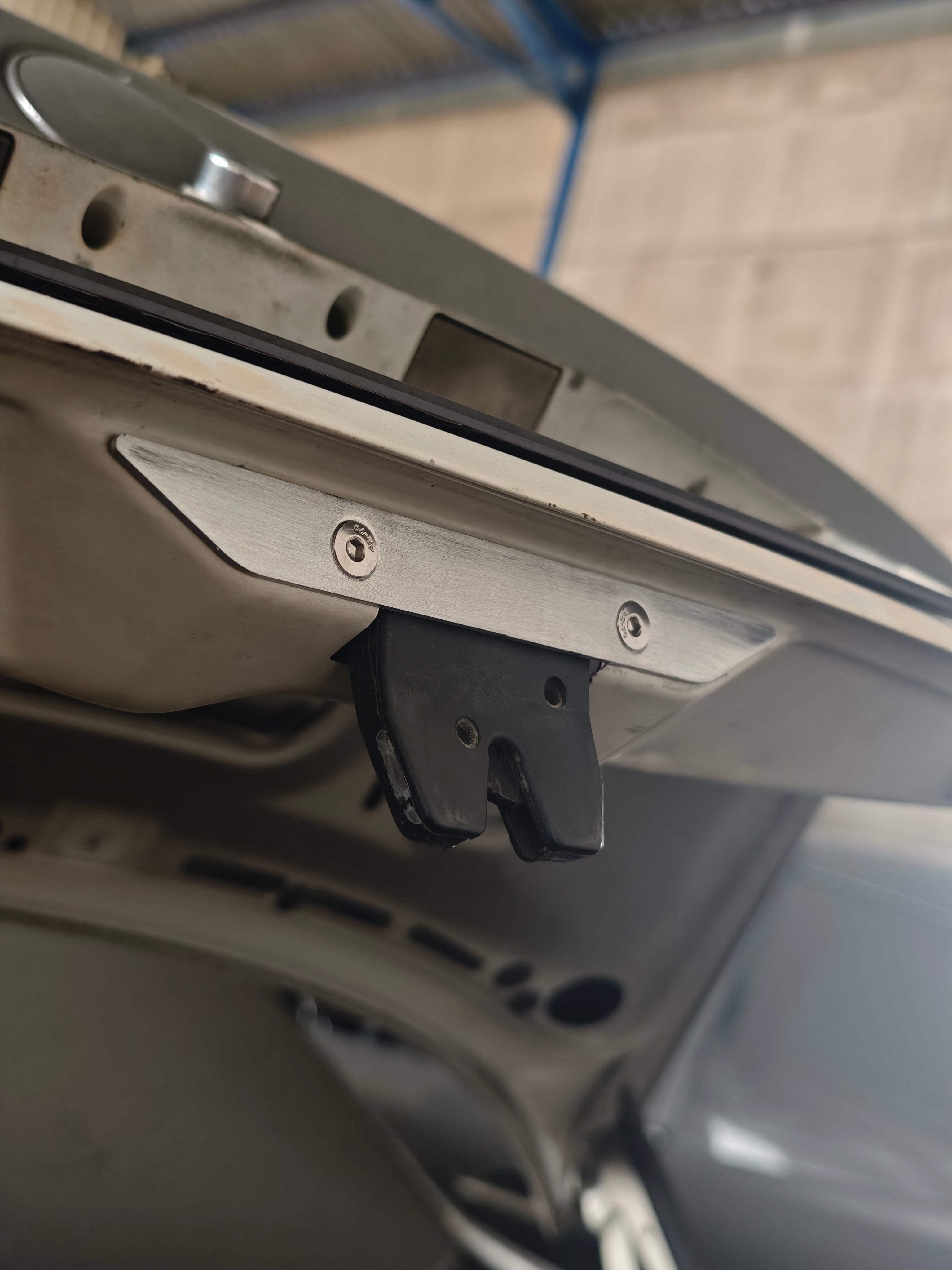 Refuerzo maletero BMW e36