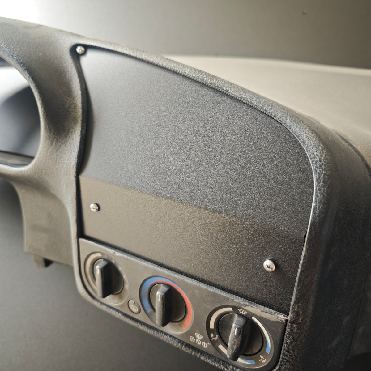 BMW E36 dashboard panels