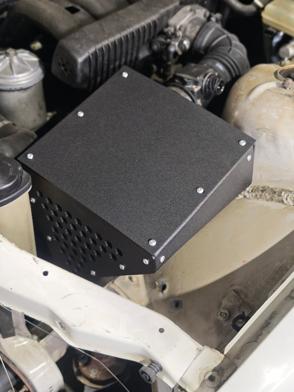 BMW e36 filter box