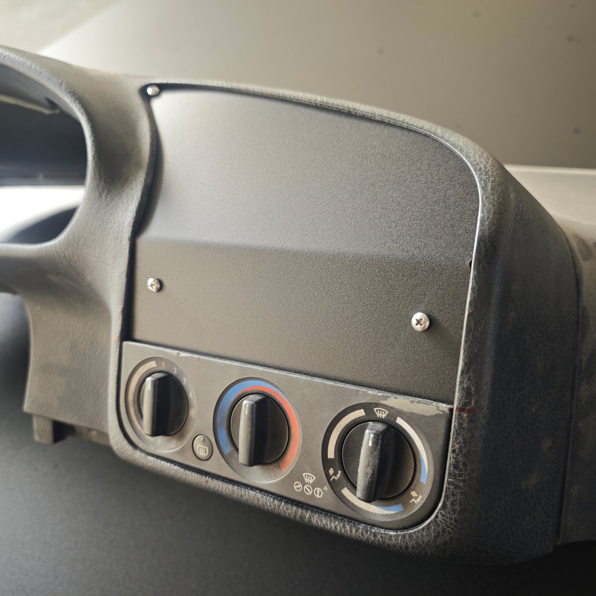 BMW E36 dashboard panels
