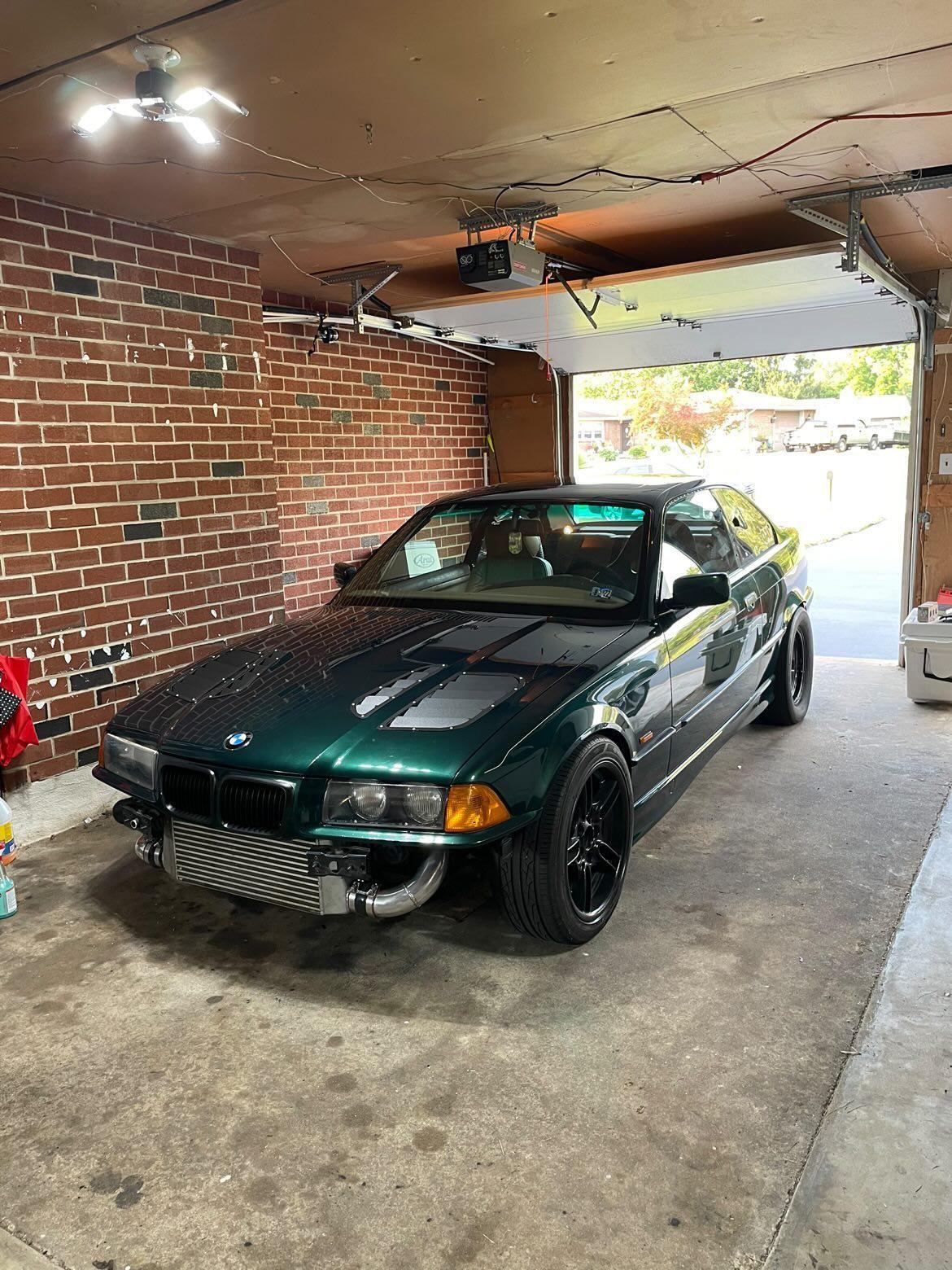 Rejillas capó estilo GTR bmw E36